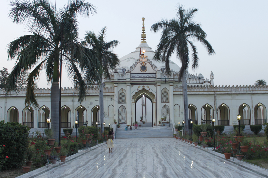 lucknow-city-of-nawabs-kebabs-and-tehzeeb-img