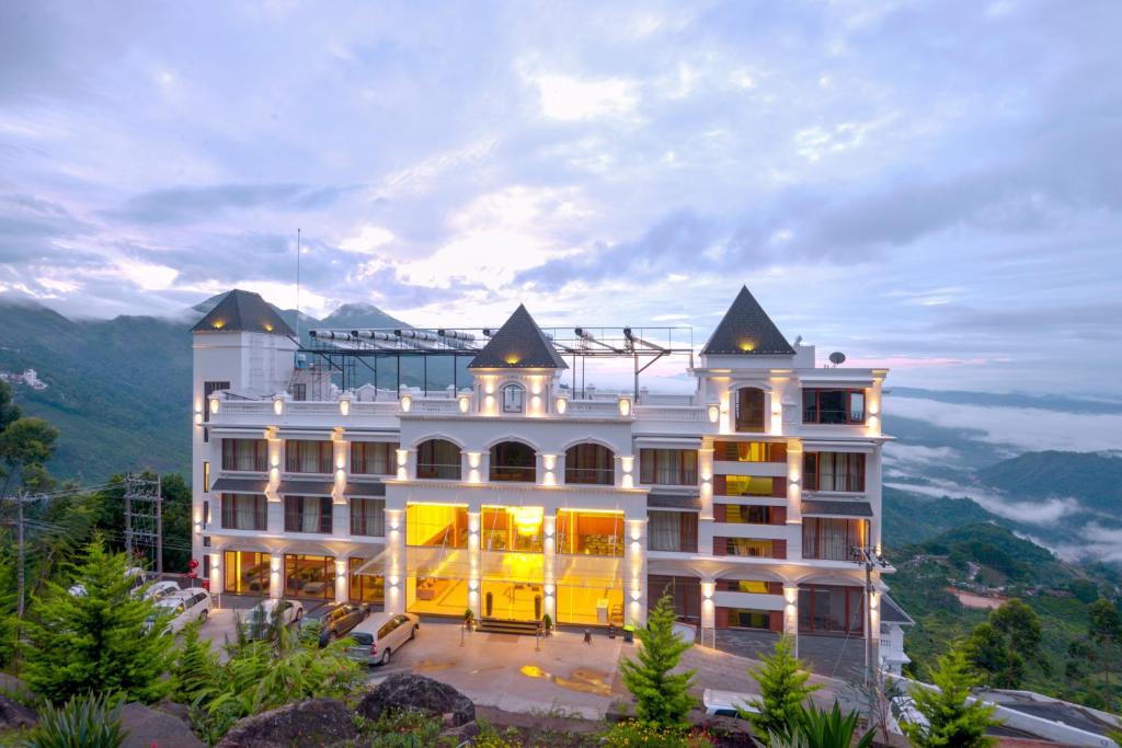 Amber Dale Munnar-img