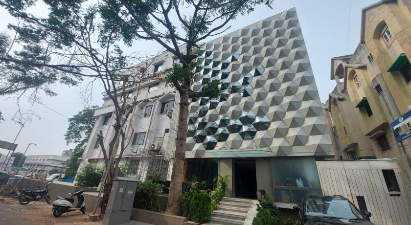 Antarim Express Hotel Ahmedabad-img