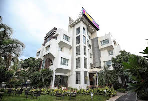 Click Hotel-img