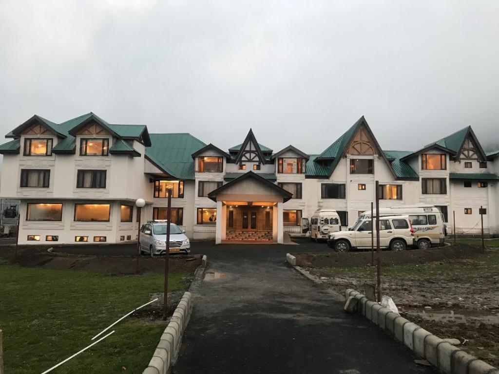 Country Inn & Suites by Radisson Sonamarg-img