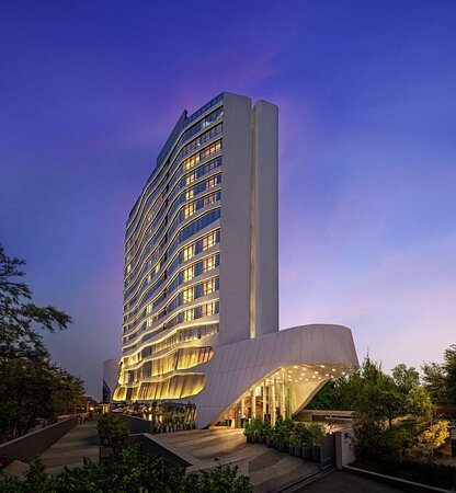 DoubleTree by Hilton Ahmedabad-img