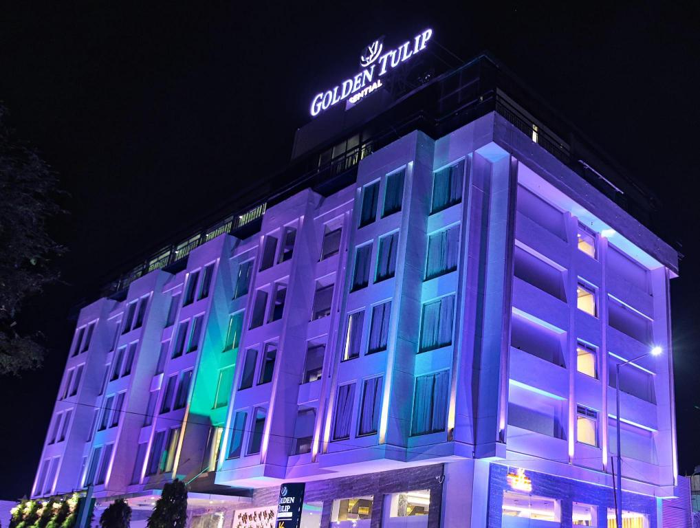 Golden Tulip Essential-img