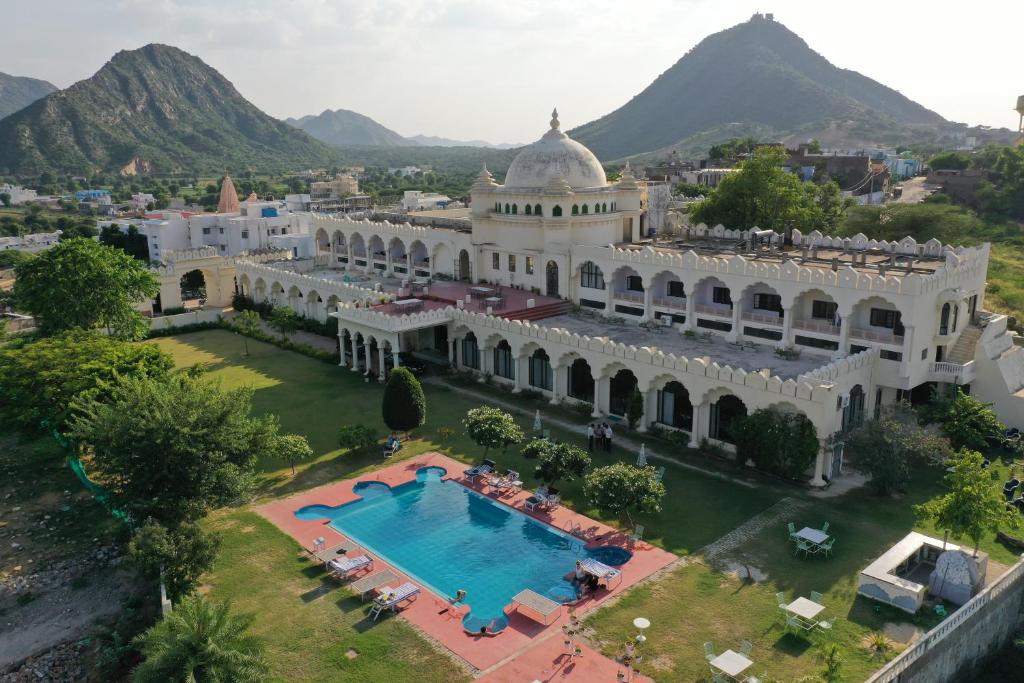 Gulaab Niwaas Palace-img