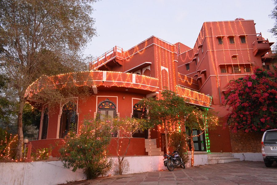 Hotel Castle Jhoomar Baori-img