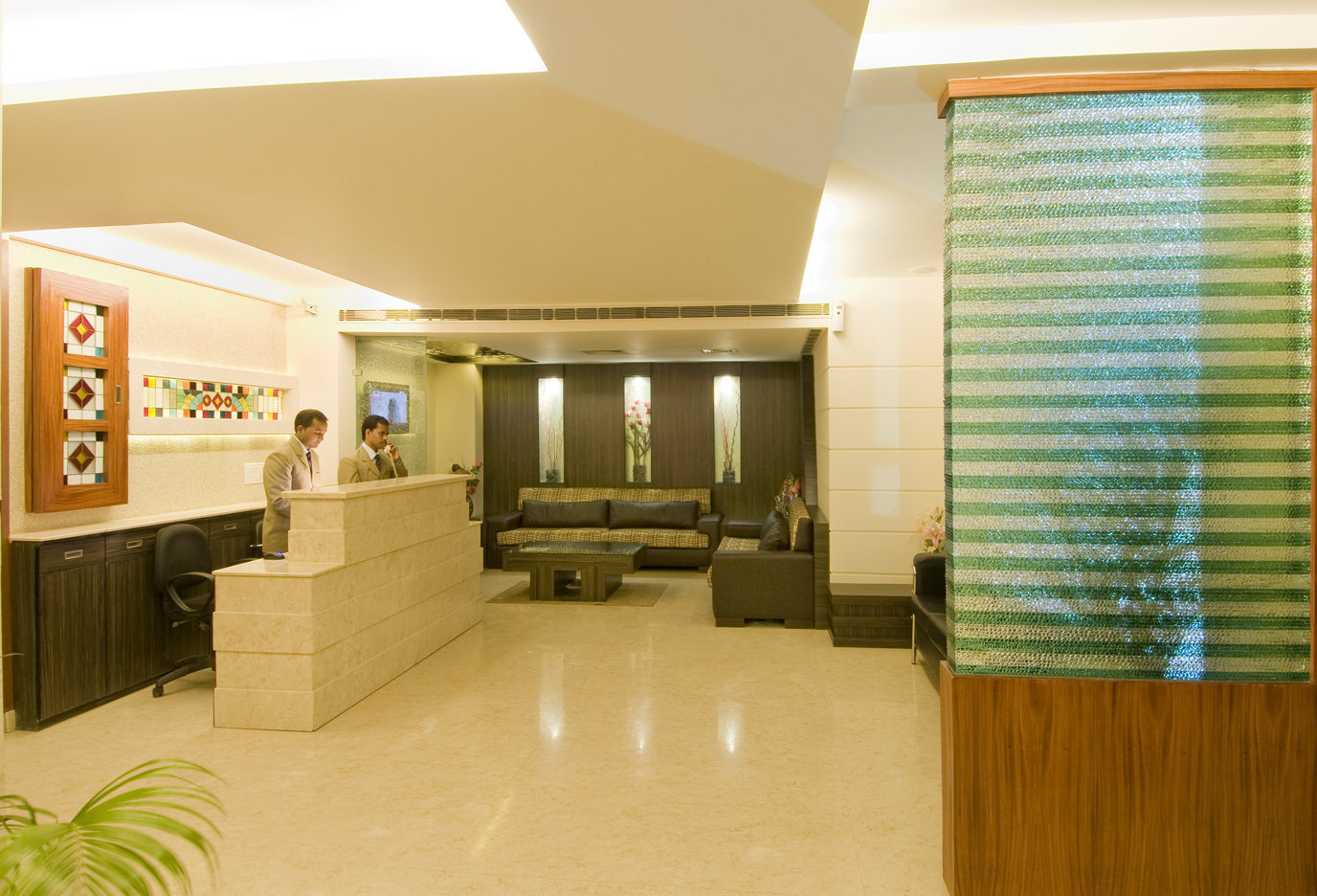 Hotel Crystal Inn-img