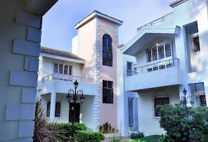 Hotel Lions Den-img