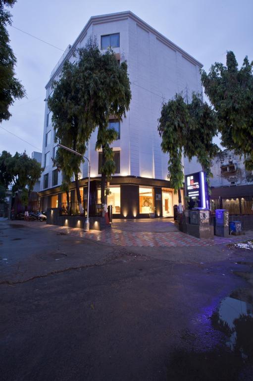 Hotel Rezaas Ahmedabad-img