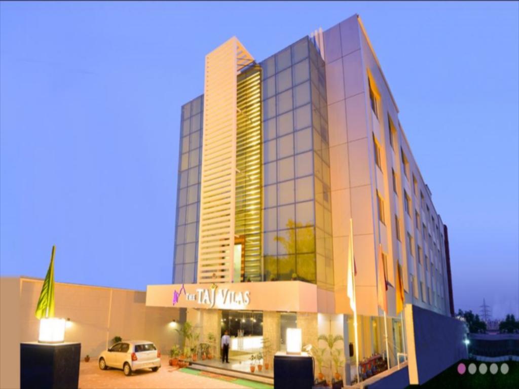 Hotel The Taj Vilas-img