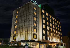 Lemon Tree Hotel-img
