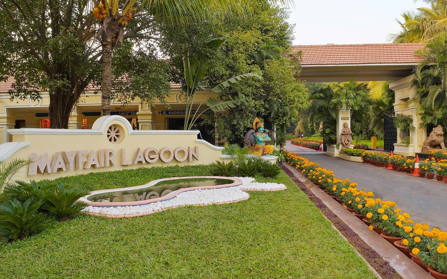 Mayfair Lagoon-img