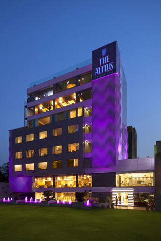 The Altius Boutique Hotel (Kings Cross Sports Bar & Lounge)-img
