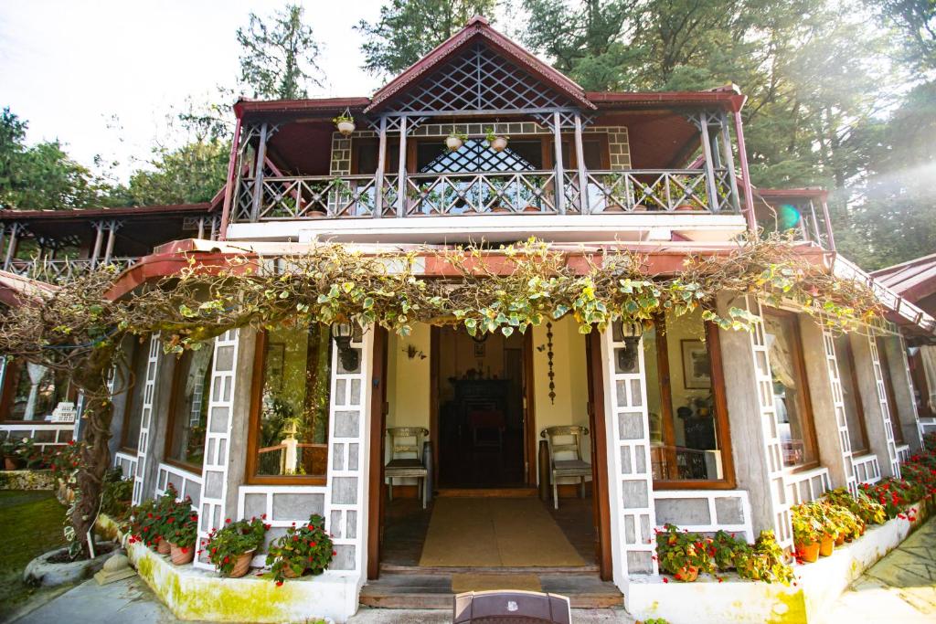 The HIVE Cottage-img