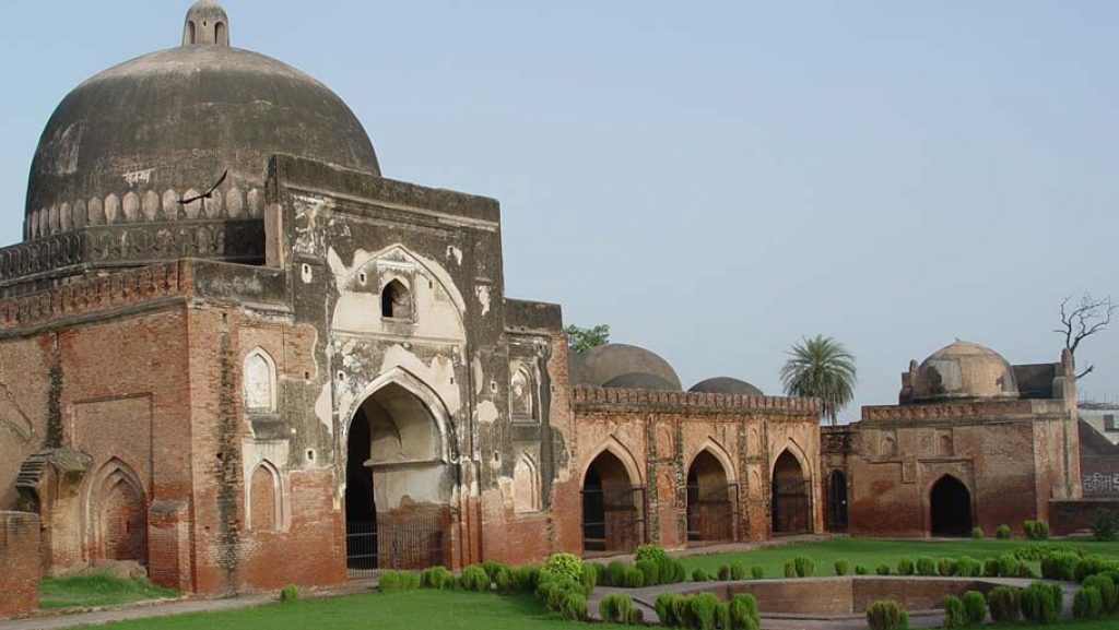 kabuli-bagh-masjid-img
