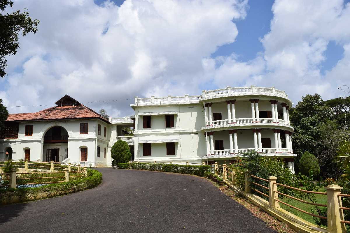 hill-palace-of-tripunithara-img