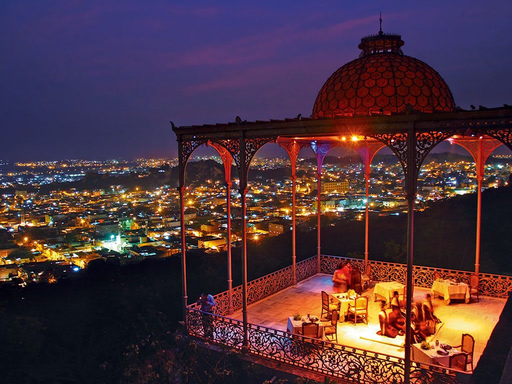 Unique Dining Experiences At Gol Bungalow-img